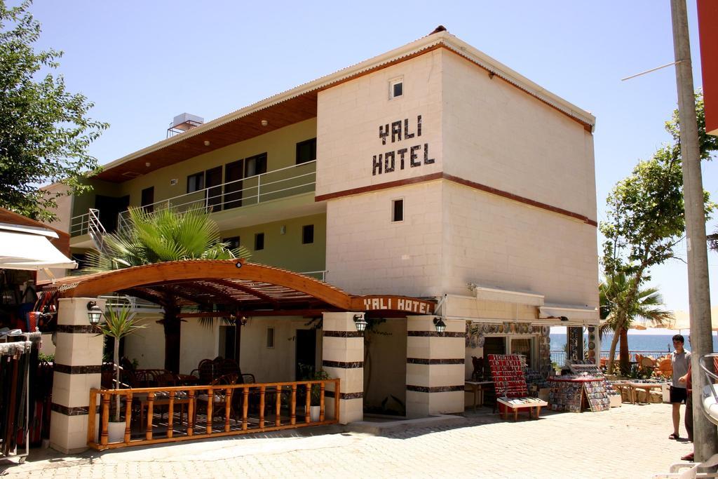 Yali Hotel Side Exterior photo